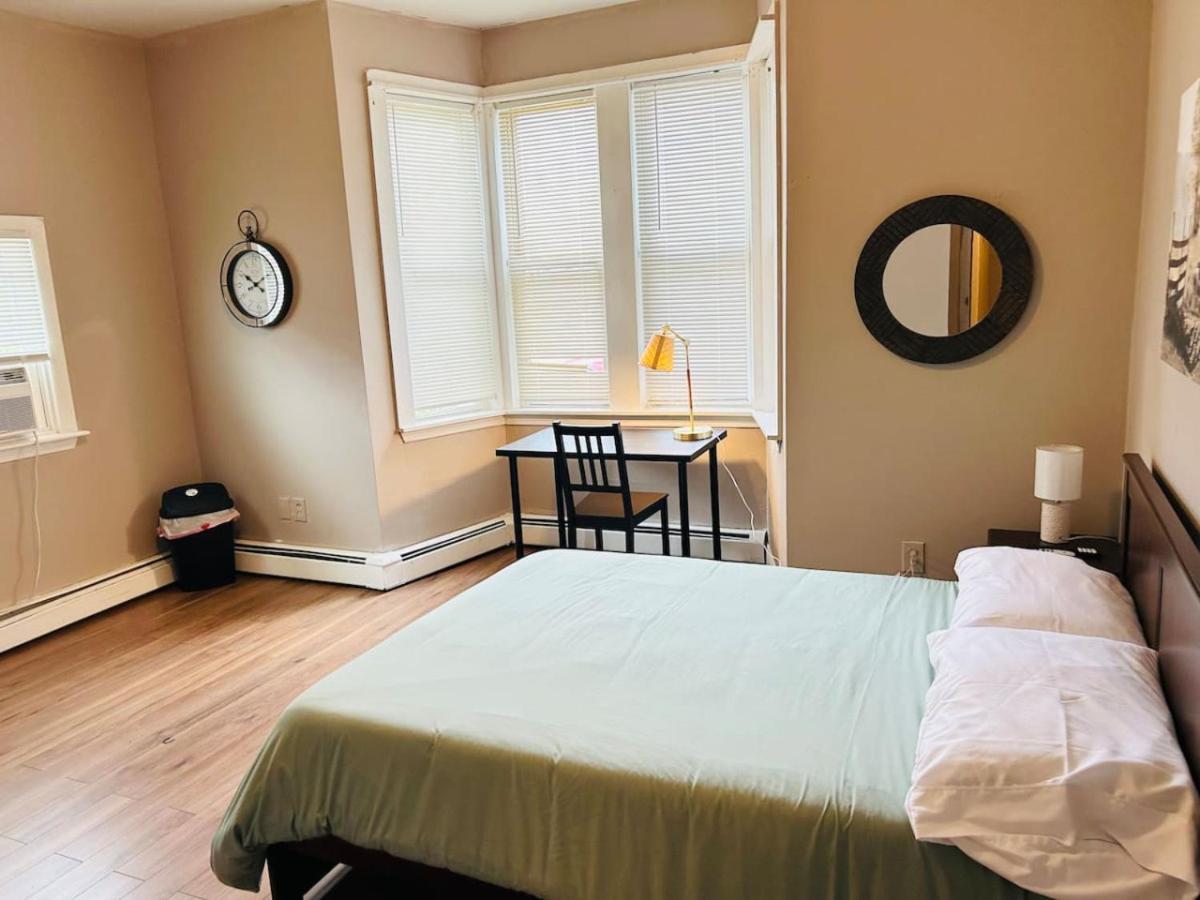 Nice Big Room Near Whole Foods, Brown University With Shared Bathroom And Kitchen بروفيدنس، رود آيلاند المظهر الخارجي الصورة