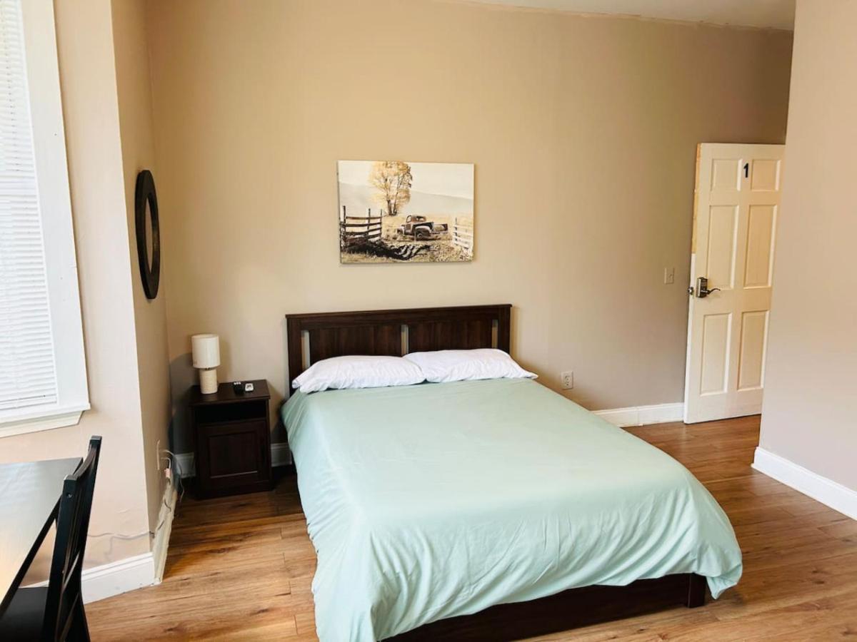 Nice Big Room Near Whole Foods, Brown University With Shared Bathroom And Kitchen بروفيدنس، رود آيلاند المظهر الخارجي الصورة